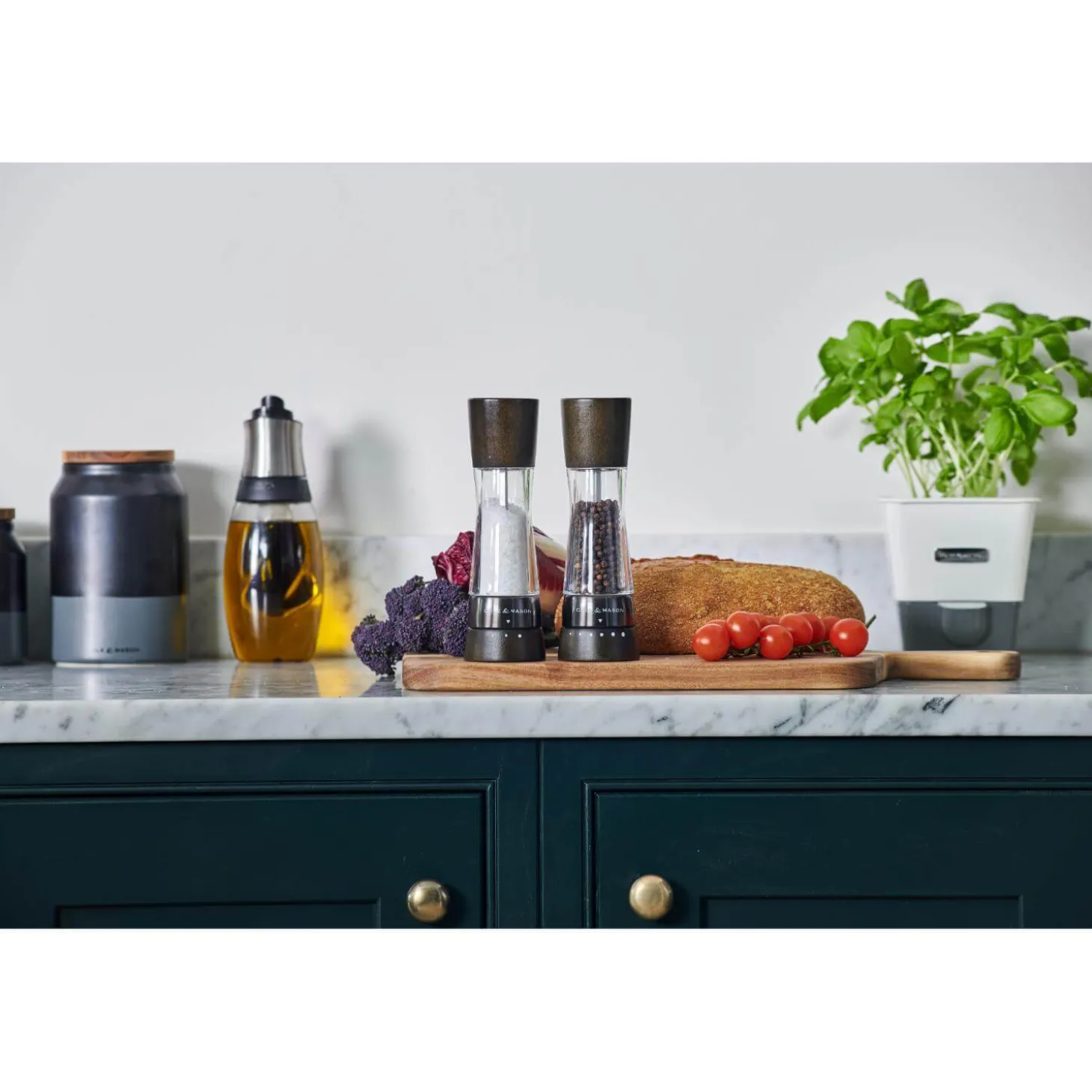 Cole & Mason Derwent Black Wood 19cm Salt Mill