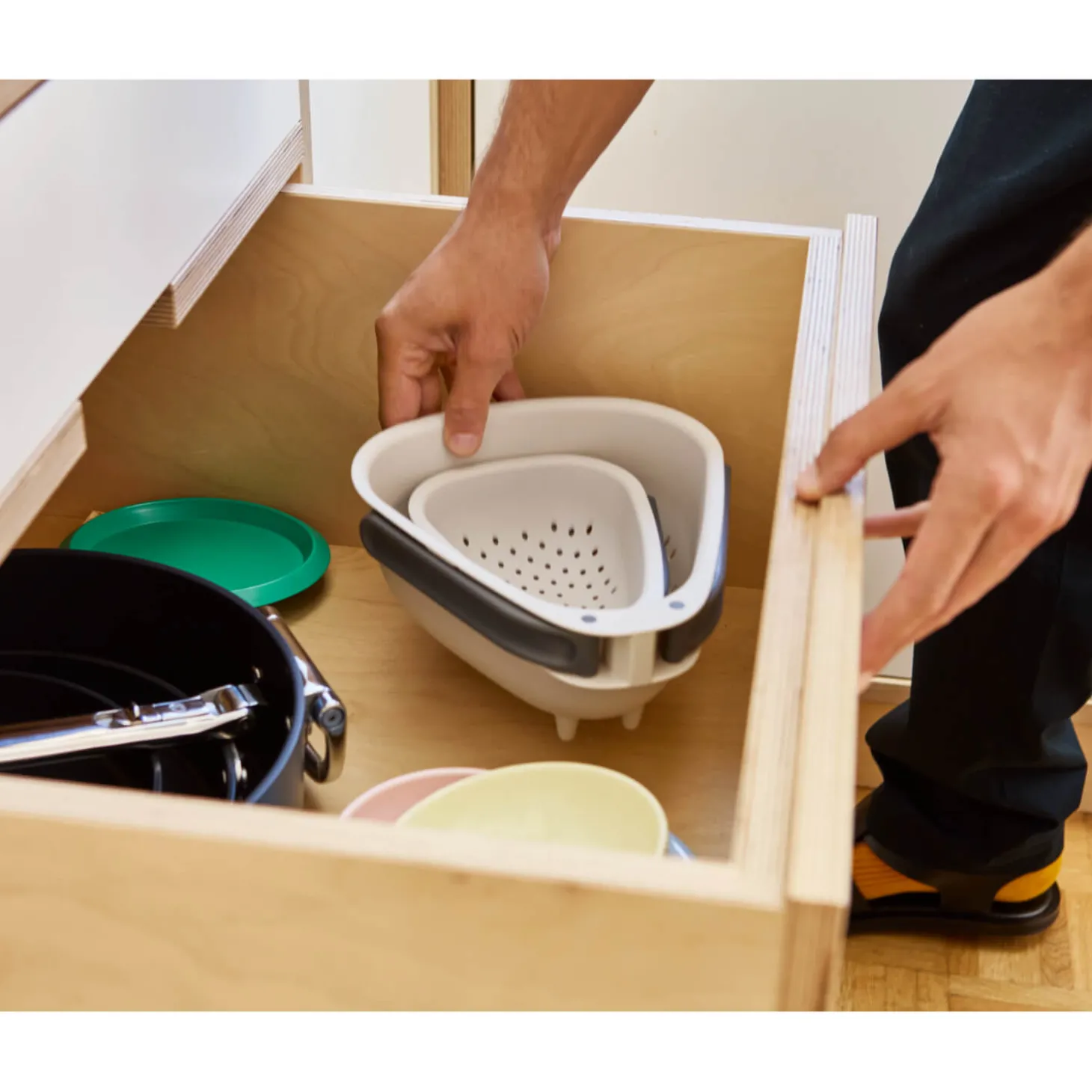 Joseph Joseph Droplet Colander With Folding Handle - Large