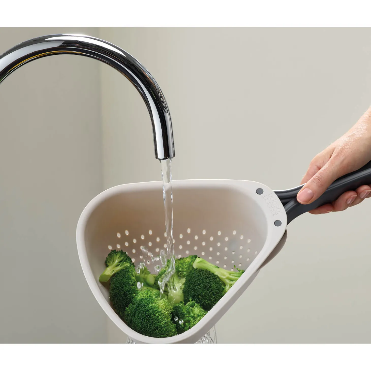 Joseph Joseph Droplet Colander With Folding Handle - Small