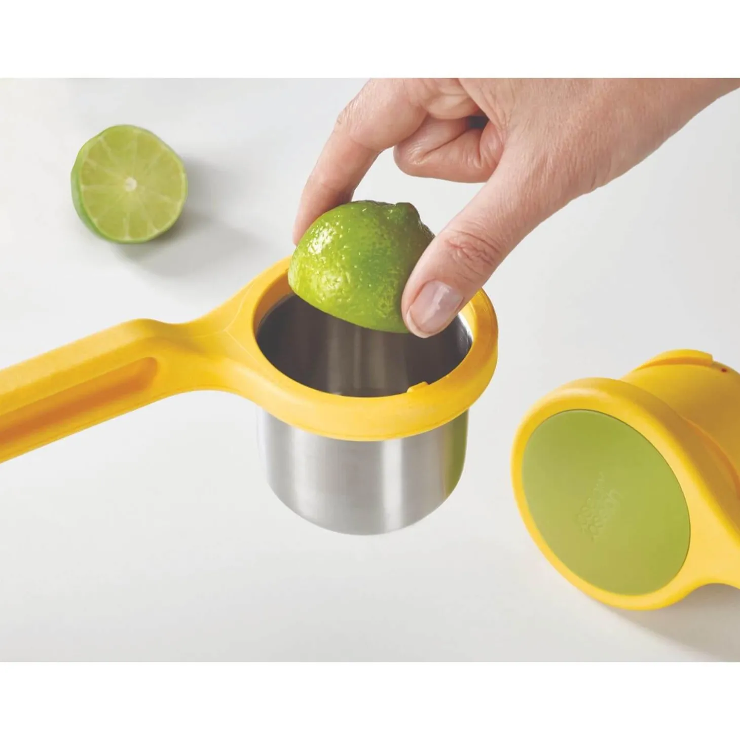 Joseph Joseph Helix Citrus Press - Yellow