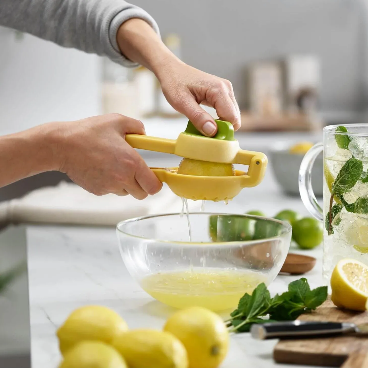 Joseph Joseph JuiceMax Dual Action Citrus Press - Yellow