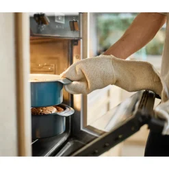 Joseph Joseph Nest™ Bake Oven 23cm Round Non-Stick Cake Tin - Blue