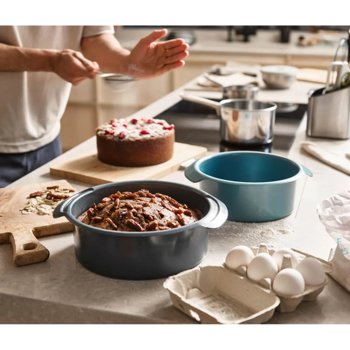 Joseph Joseph Nest™ Bake Oven Set Of 2 Round Non-Stick Cake Tins - Blue