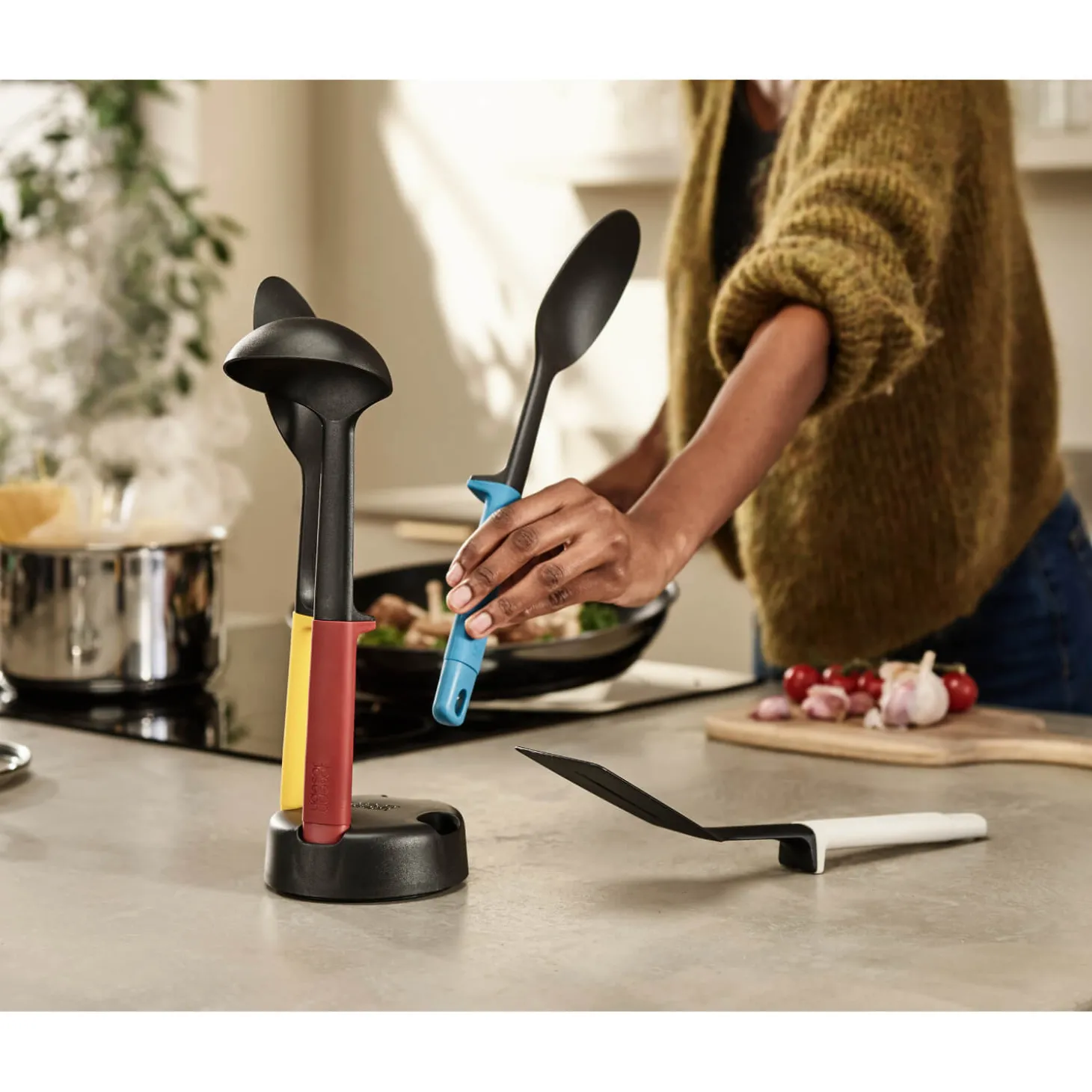 Joseph Joseph Slim 4 Piece Elevate Utensil Set with Storage Stand