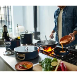 Joseph Joseph Space 28cm Non-Stick Folding Handle Shallow Casserole Pan - Midnight Blue