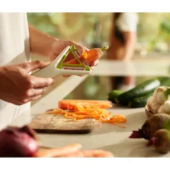 Joseph Joseph Switch™ 2-in-1 Multi-Blade Peeler