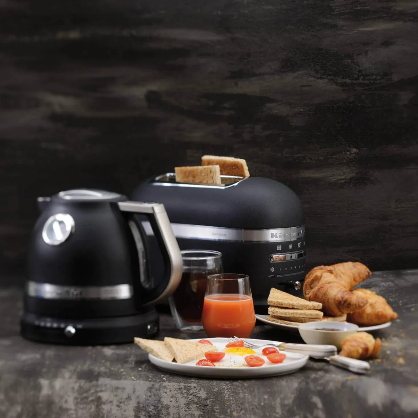 KitchenAid Artisan 5KEK1522BBK 1.5 Litre Kettle - Cast Iron Black