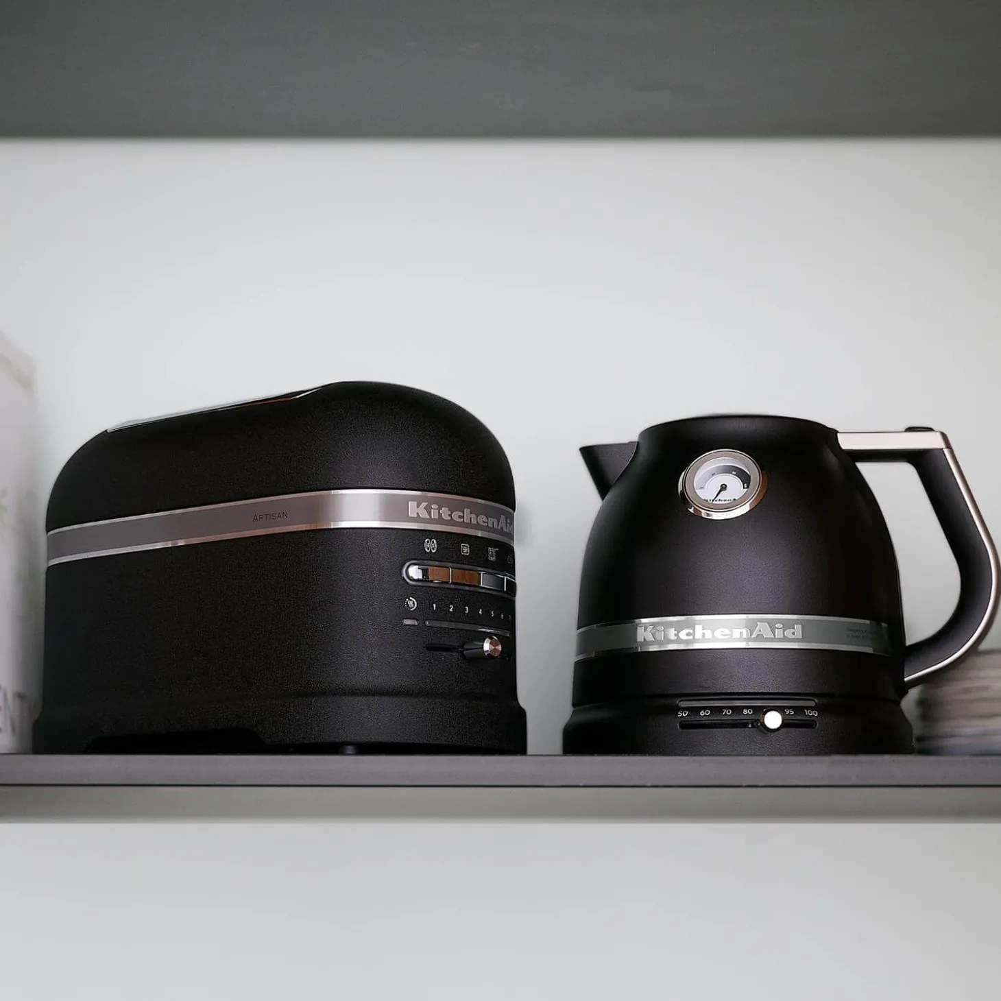 KitchenAid Artisan 5KMT2204BBK 2 Slice Toaster - Cast Iron Black