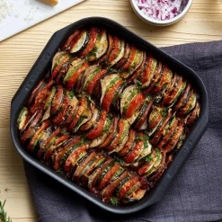 Le Creuset Non-Stick Ovenware 22cm x 22cm Square Roasting Tin