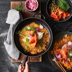 Le Creuset Signature Cast Iron 26cm Frying Pan - Satin Black