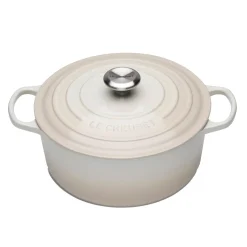 Le Creuset Signature Cast Iron 26cm Round Casserole - Meringue