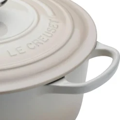 Le Creuset Signature Cast Iron 26cm Round Casserole - Meringue
