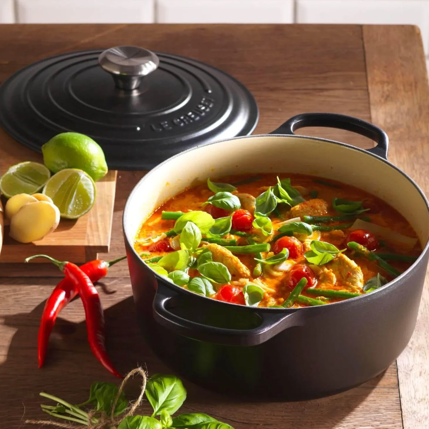 Le Creuset Signature Cast Iron 24cm Round Casserole - Satin Black