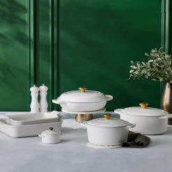 Le Creuset Signature Cast Iron 27cm Oval Casserole - White