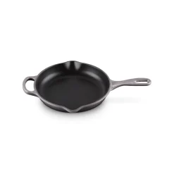 Le Creuset Signature Cast Iron 23cm Round Skillet - Flint