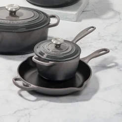 Le Creuset Signature Cast Iron 23cm Round Skillet - Flint