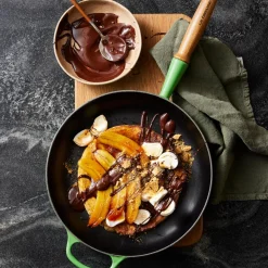 Le Creuset Signature Cast Iron 28cm Frying Pan - Bamboo Green