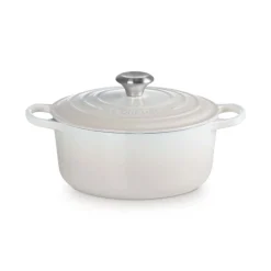 Le Creuset Signature Cast Iron 24cm Round Casserole - Meringue