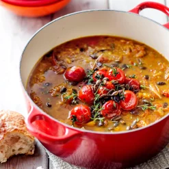 Le Creuset Signature Cast Iron 22cm Round Casserole - Cerise