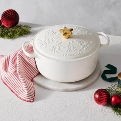 Le Creuset Signature Cast Iron 24cm Christmas Noel Casserole - Cotton