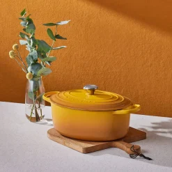 Le Creuset Signature Cast Iron 27cm Oval Casserole - Nectar