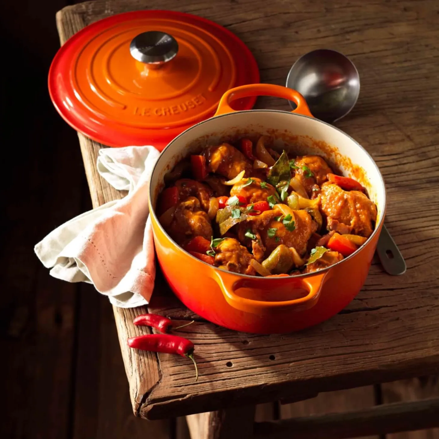 Le Creuset Signature Cast Iron 24cm Round Casserole - Volcanic