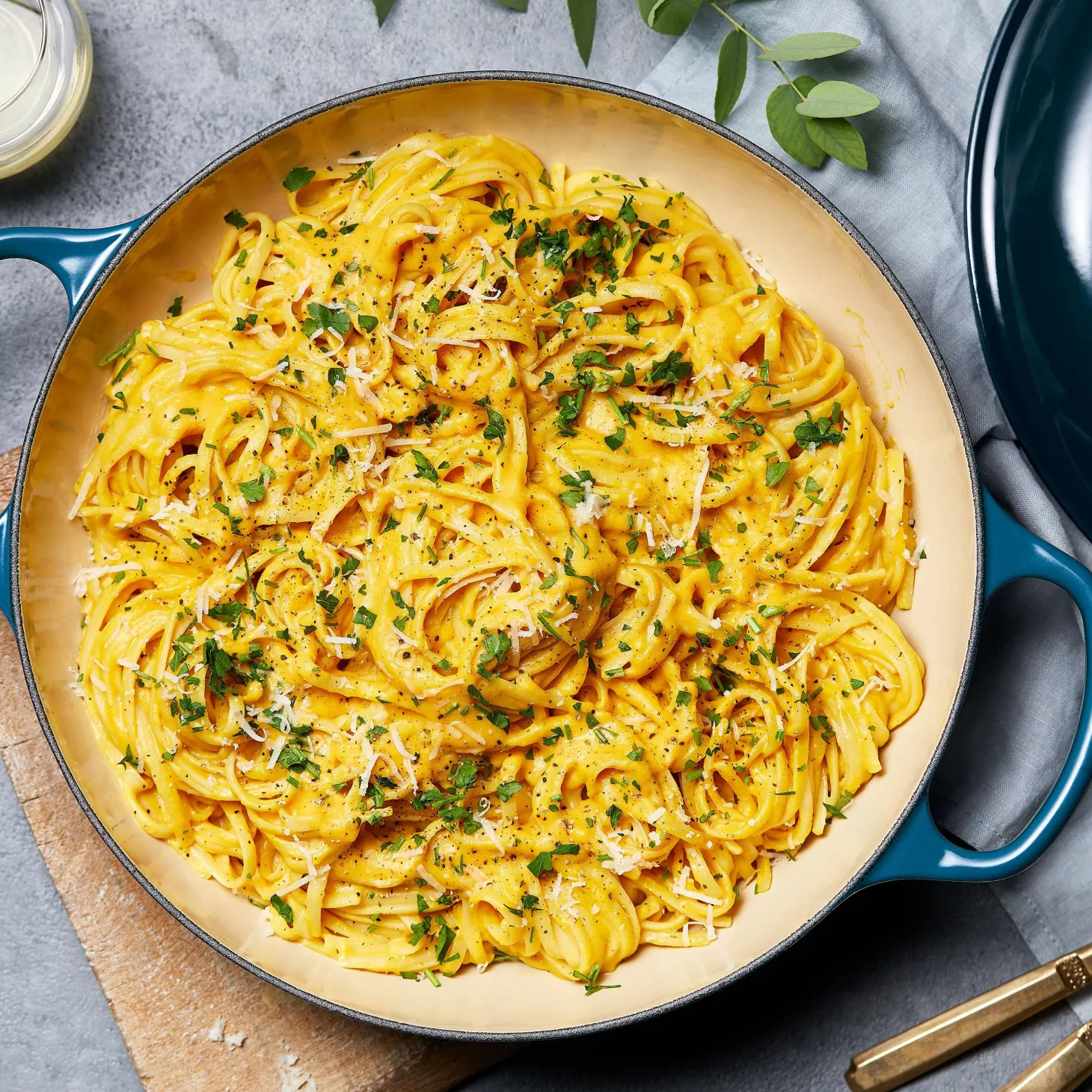 Le Creuset Signature Cast Iron 26cm Shallow Casserole - Deep Teal