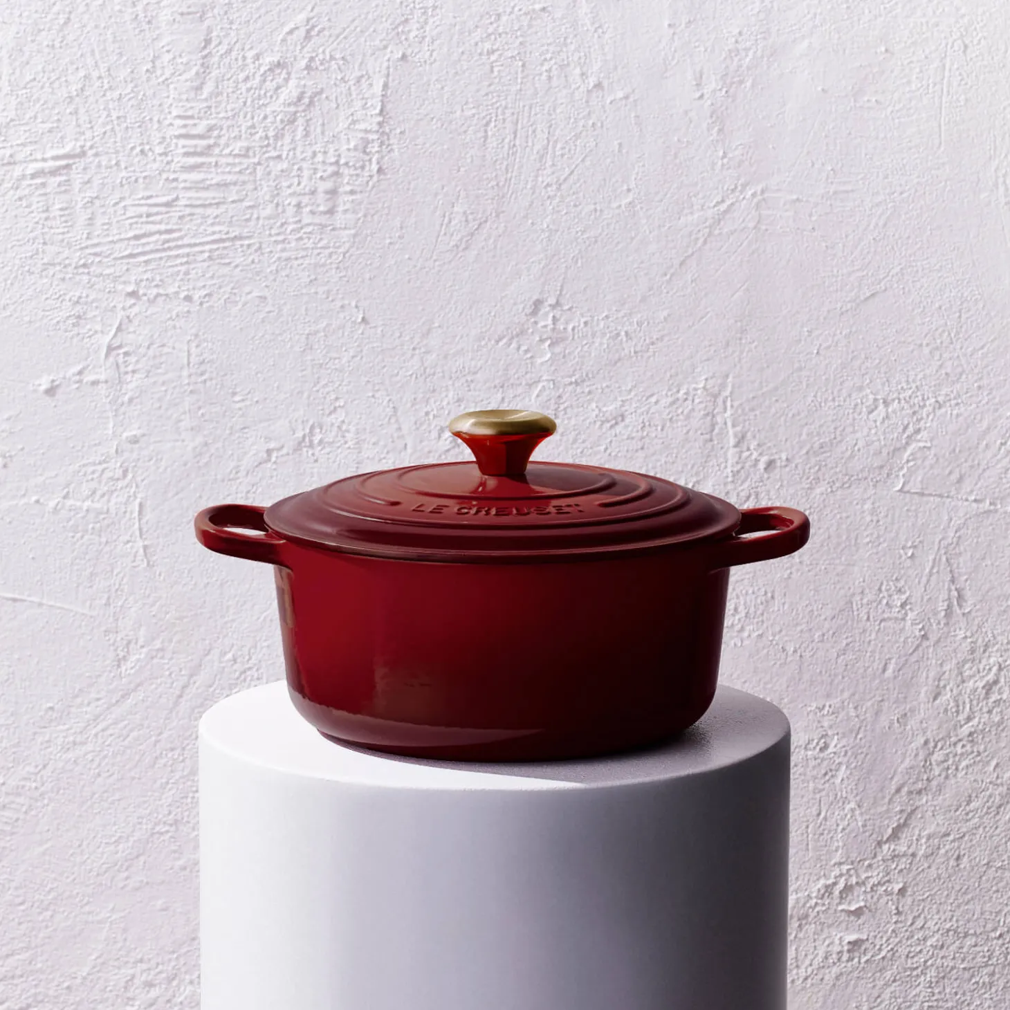 Le Creuset Signature Cast Iron 28cm Round Casserole - Garnet