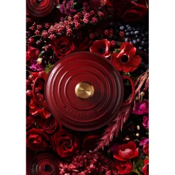 Le Creuset Signature Cast Iron 22cm Round Casserole - Garnet