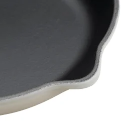 Le Creuset Signature Cast Iron 23cm Round Skillet - Meringue