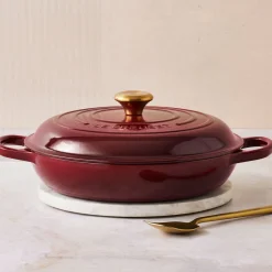 Le Creuset Signature Cast Iron 26cm Shallow Round Casserole - Garnet