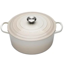 Le Creuset Signature Cast Iron 28cm Round Casserole - Meringue
