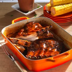 Le Creuset Signature 33cm Cast Iron Roaster - Volcanic