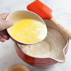 Le Creuset Stoneware 2 Litre Mixing Jug - Cerise