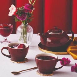 Le Creuset Stoneware Classic Teapot - Garnet