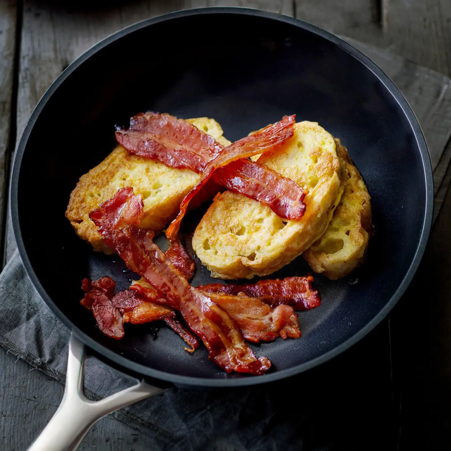 Le Creuset Toughened Non-Stick Deep Frying Pan - 26cm