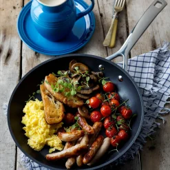 Le Creuset Toughened Non-Stick Shallow Frying Pan - 24cm