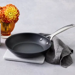 Le Creuset Toughened Non-Stick Shallow Frying Pan - 22cm