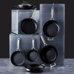 Le Creuset Toughened Non-Stick Shallow Frying Pan - 22cm