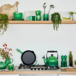 Le Creuset Traditional Stove Top Kettle - Bamboo