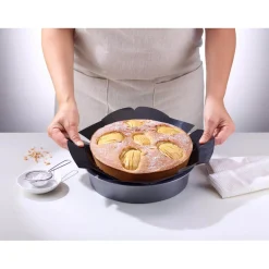 NoStik Reusable 20cm Round Cake Tin Liner - Black