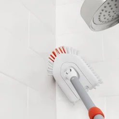 OXO Good Grips Extendable Tub & Tile Brush
