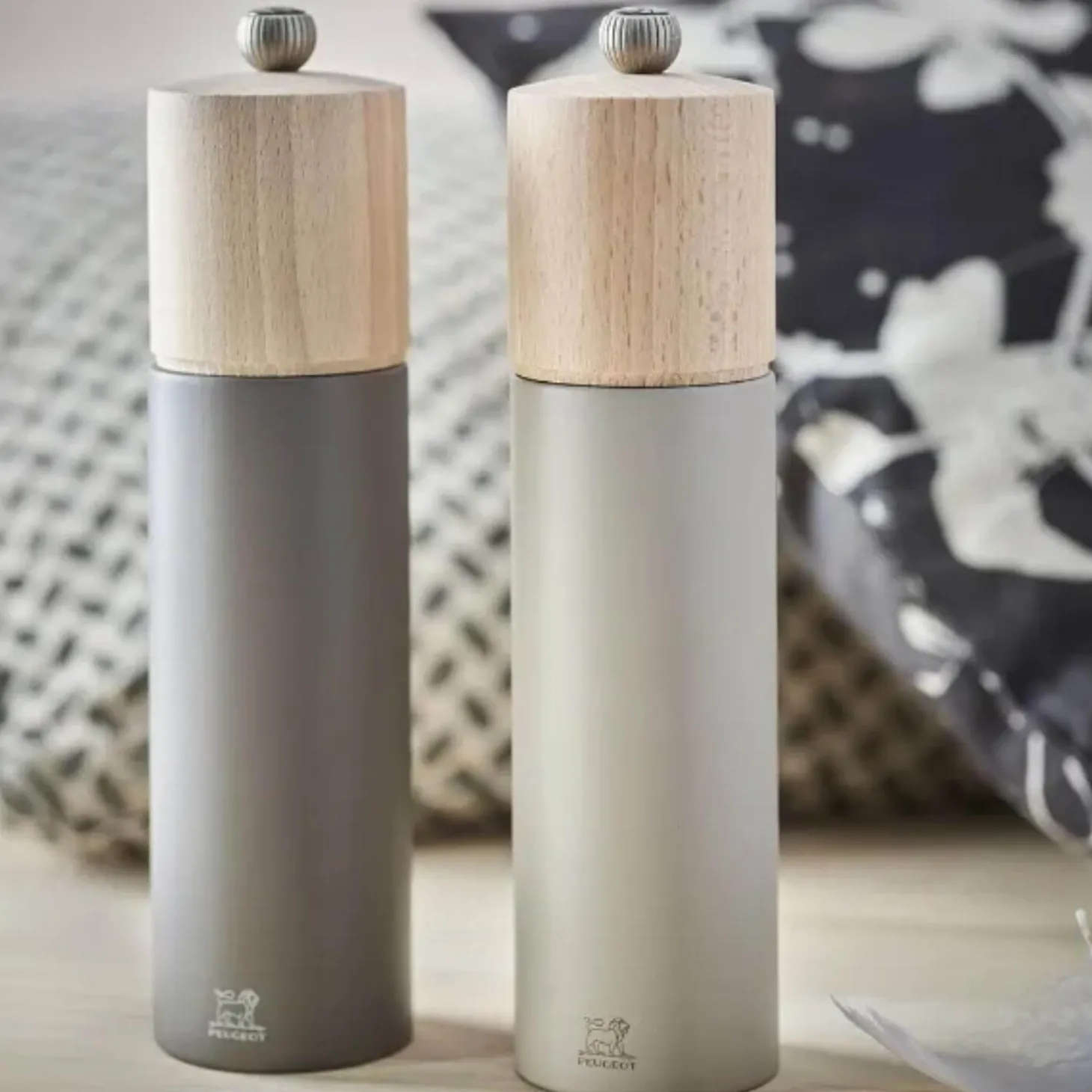 Peugeot Boreal 21cm Beech Salt Mill - Pebble Grey