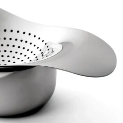 Robert Welch Drift 18|10 Mirror Polished Stainless Steel Tea Strainer with Bowl