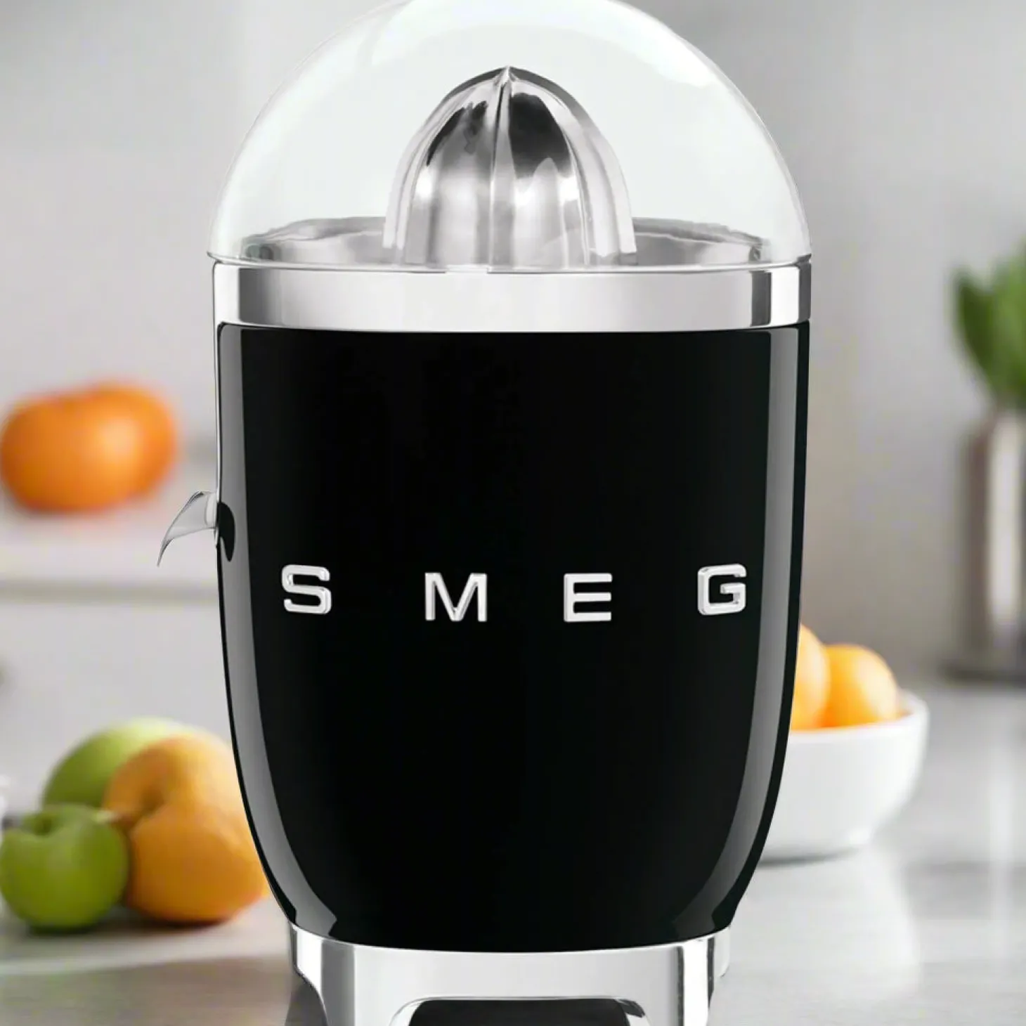 Smeg 50's Style Retro CJF11 Citrus Juicer - Gloss Black