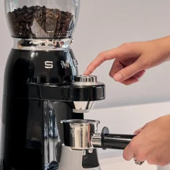 Smeg 50's Style Retro ECF02BLUK Espresso Coffee Machine & CGF11BLUK Coffee Grinder - Black