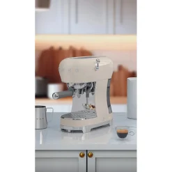 Smeg 50's Style Retro ECF02WHUK Espresso Coffee Machine & CGF11WHUK Coffee Grinder - White