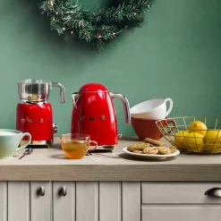 Smeg 50's Style Retro MFF11 Milk Frother - Red