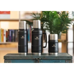 Stanley The Artisan 1.4 Litre Thermal Bottle - Hammertone Green