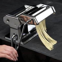 World of Flavours Italian Pasta Machine - Silver